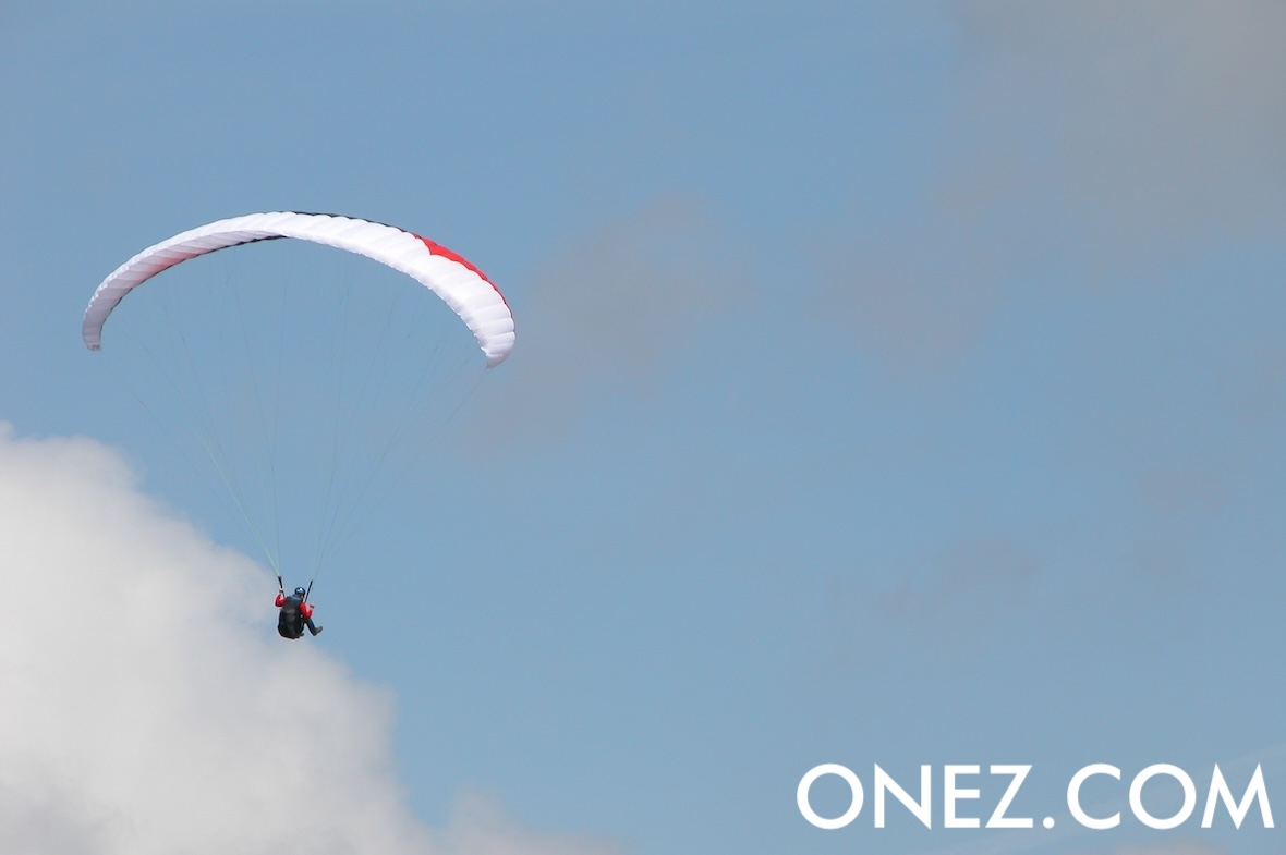 This paragliding picture of me was taken by... hmm, I don’t remember who, but it was on April 3, 2004.